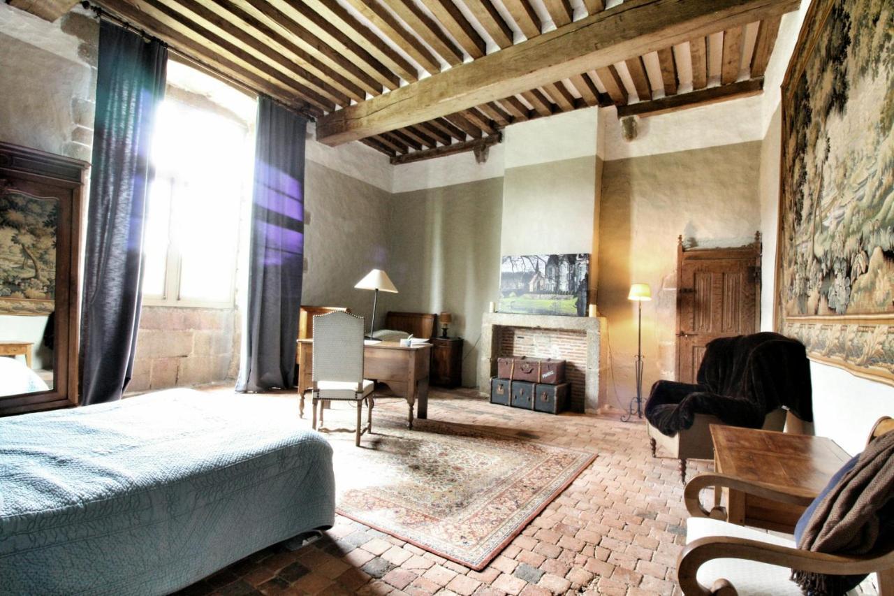 Chateau De Bourgon Montourtier Esterno foto