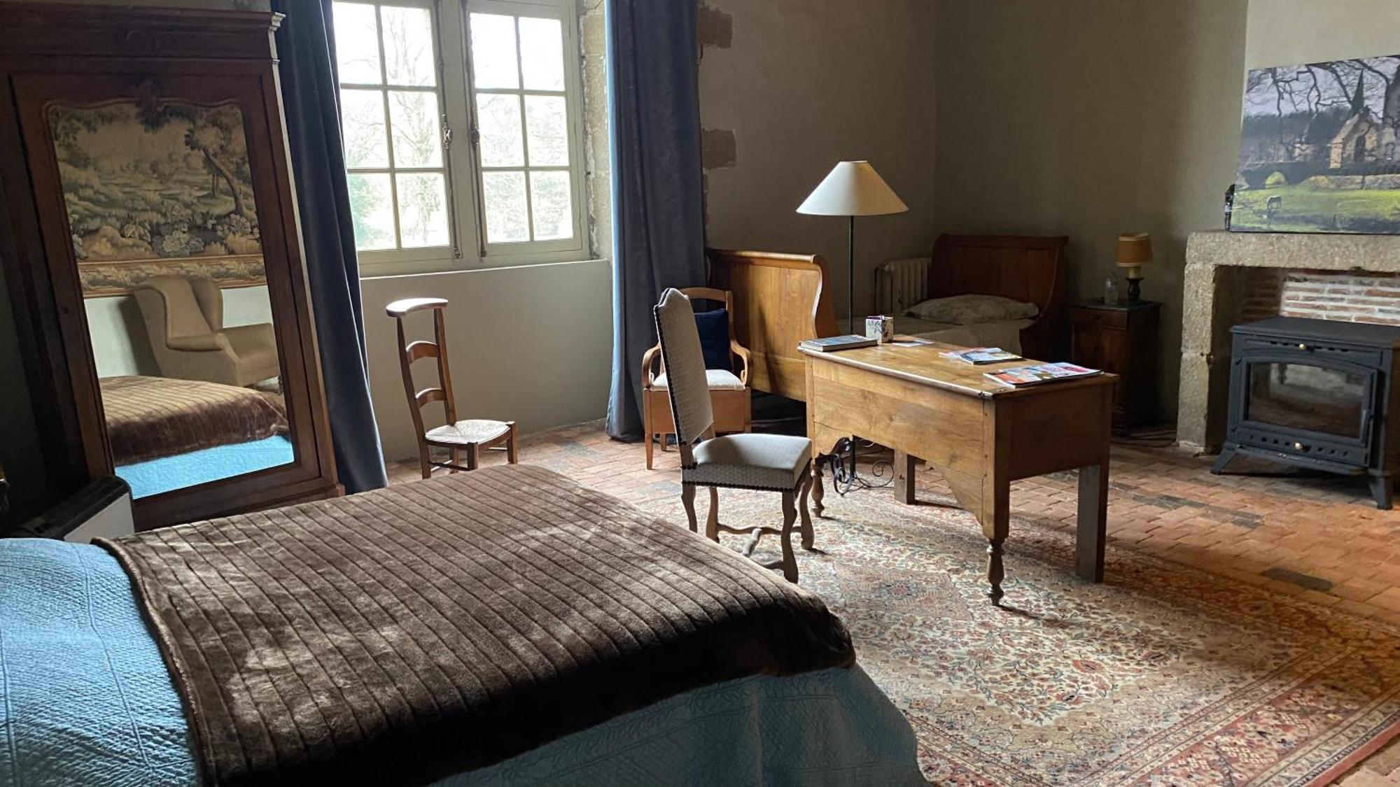 Chateau De Bourgon Montourtier Esterno foto